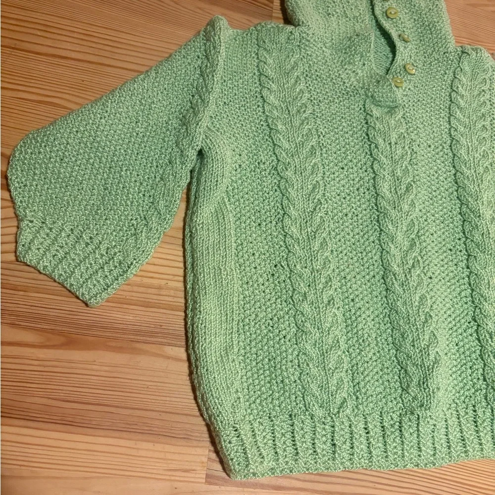 Vintage hand knit green‎ child’s sweater 4T